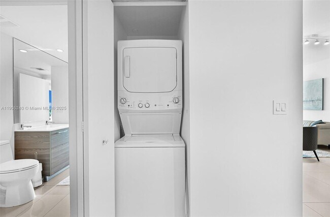 Building Photo - 1300 S Miami Ave