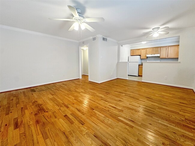 Building Photo - 1520 Yale St