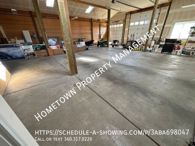 Building Photo - 4047 Legacy Dr NE