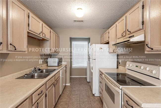 Building Photo - 3195 W Woodfield Way