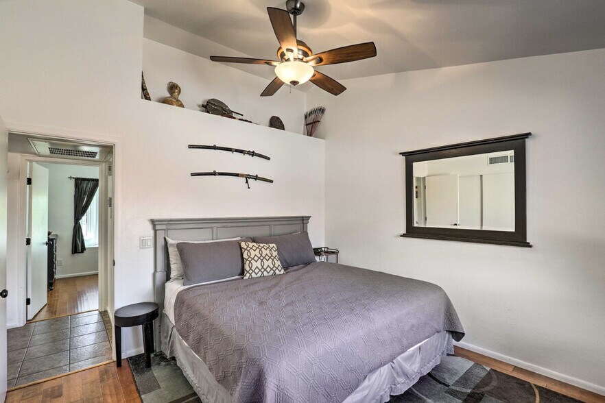 Building Photo - 4859 S Lincoln Ridge Dr