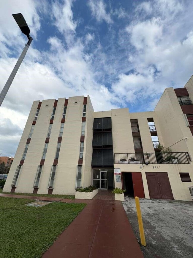 Building Photo - 9441 SW 4th St