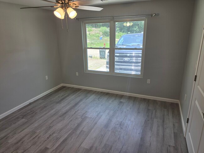 Building Photo - 231B White Eagle