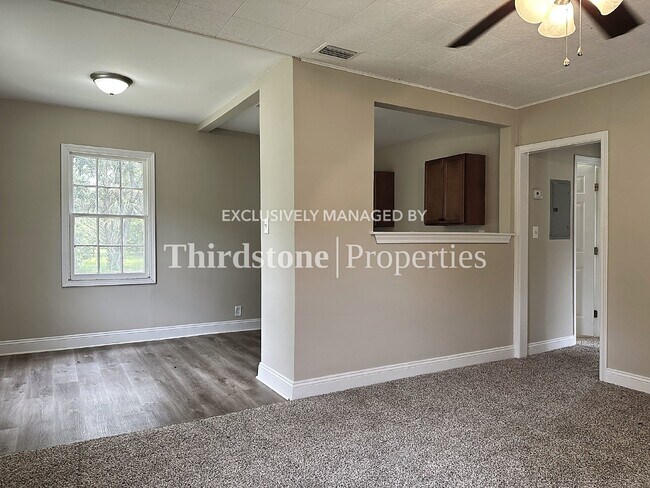 Building Photo - 927 SARANAC ST, JACKSONVILLE, FL 32254