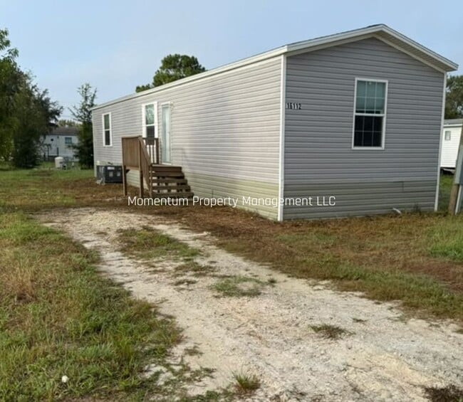 Building Photo - 16112 La Bella St