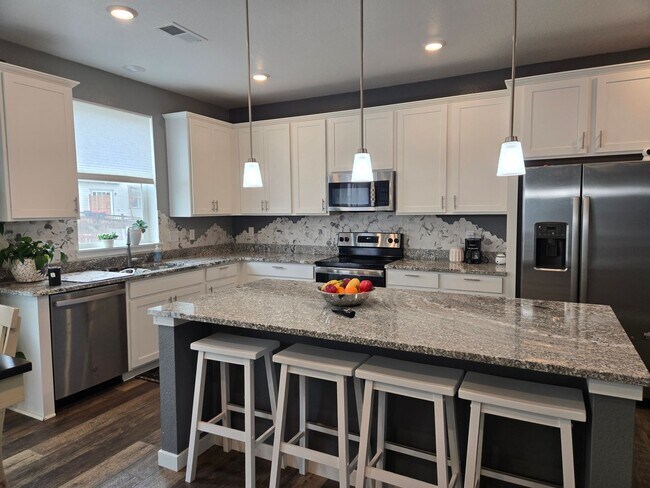 Building Photo - Built in 2021 Spacious Home with 4 bedroom...