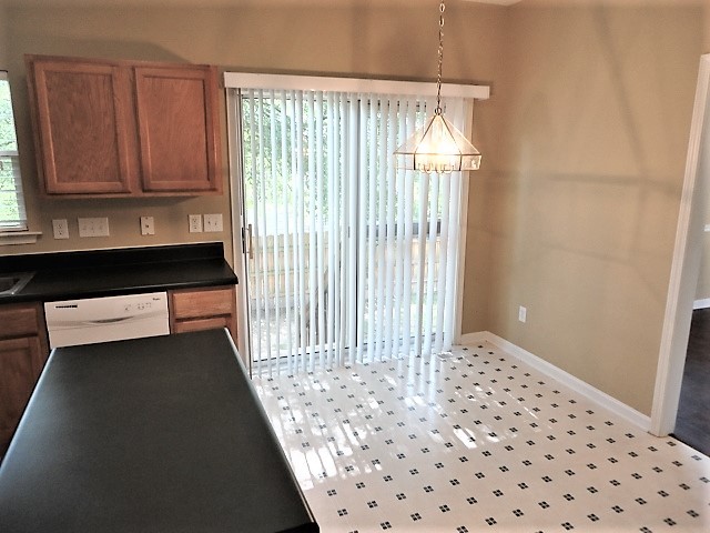 Building Photo - 640 Hanska Way