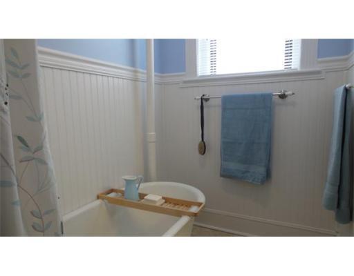 Building Photo - 65 Burbank St