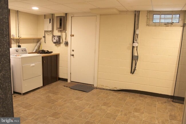 Building Photo - 1120 Linkside Dr
