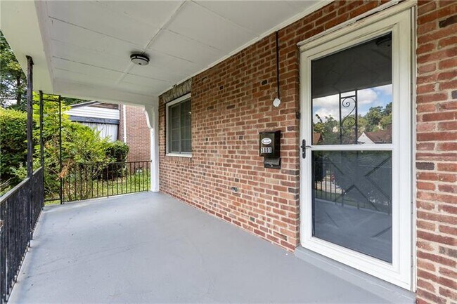 Building Photo - 3891 Beechwood Blvd