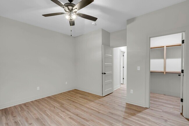 Building Photo - 1923 Sutton Ct