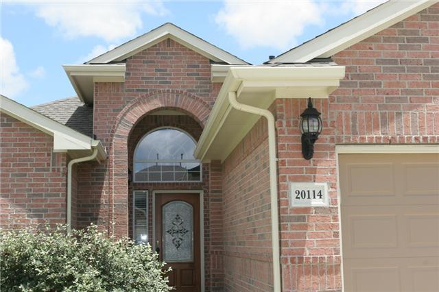 Primary Photo - 20114 Breezy Oak Ct