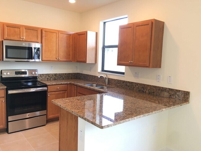 Building Photo - 3331 W 94th Terrace