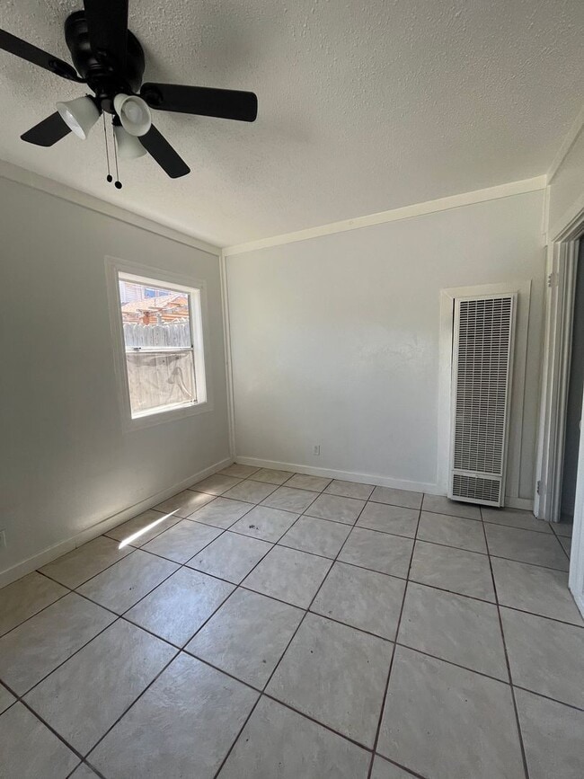 Building Photo - 1609-1611 Gundry Ave