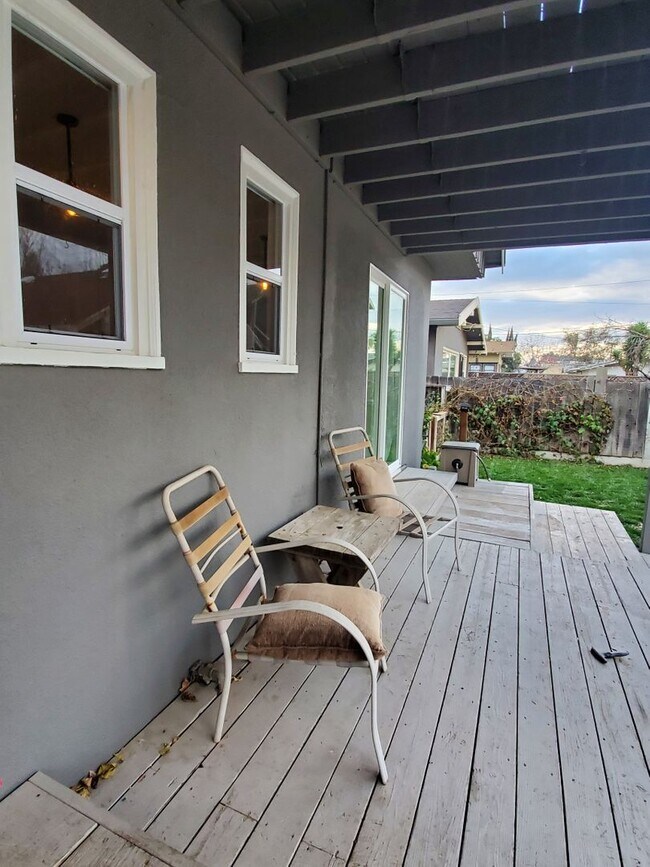 Building Photo - For Rent – Spacious 4 Bedroom Victorian Home | 2,528 Sq Ft