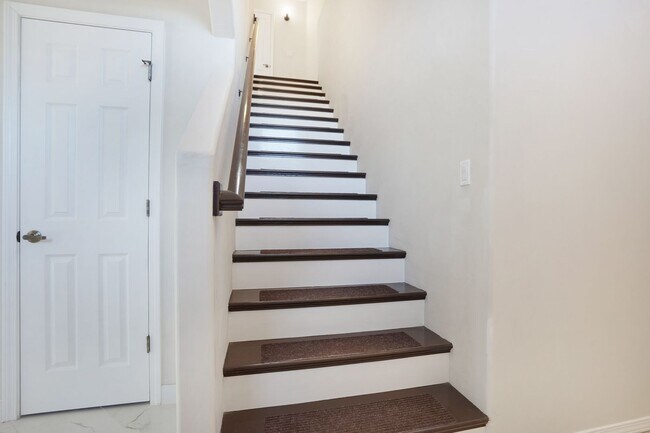 Building Photo - **Beautiful Corner Lot Home – 3 Bed | 2.5 Bath | 2-Car Garage**