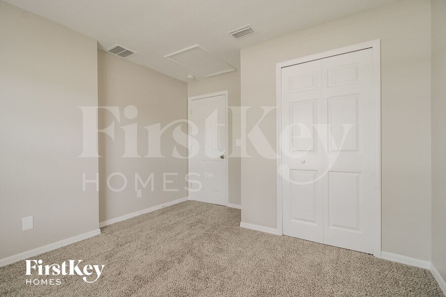 Building Photo - 5771 Cinnamon Fern Blvd