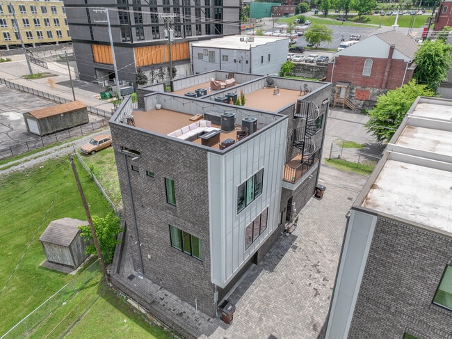 Building Photo - 106 N 8th St