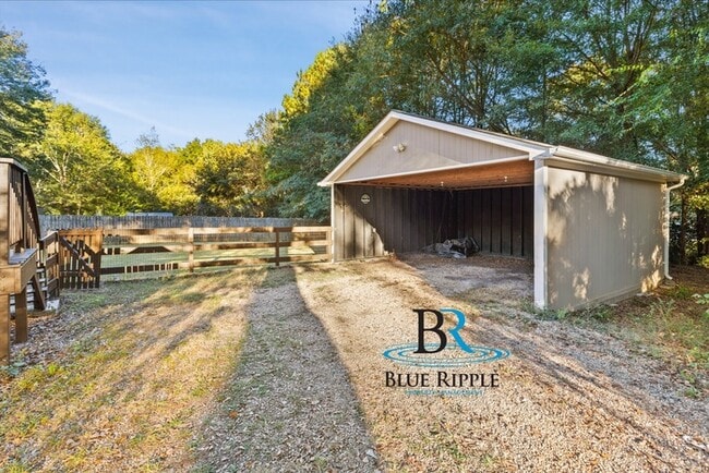 Building Photo - 1579 Walker St SE