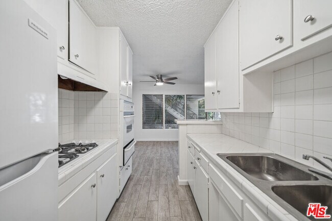 Building Photo - 1520 Hayworth Ave