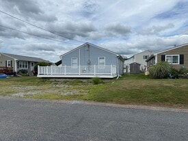 Building Photo - 41 Green Meadow Dr