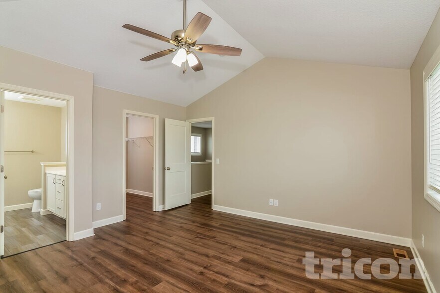 Building Photo - 14060 Ailesbury Ave