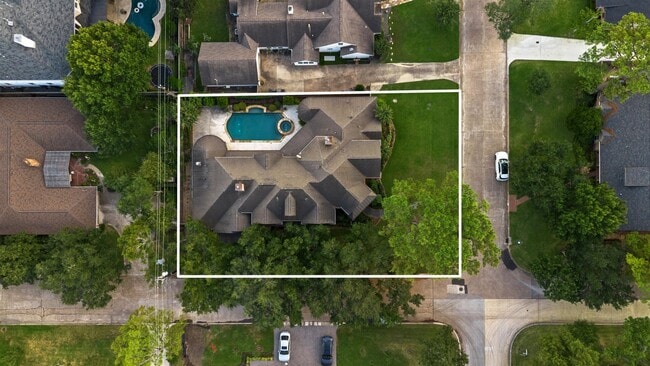 Building Photo - 170 Plantation Rd