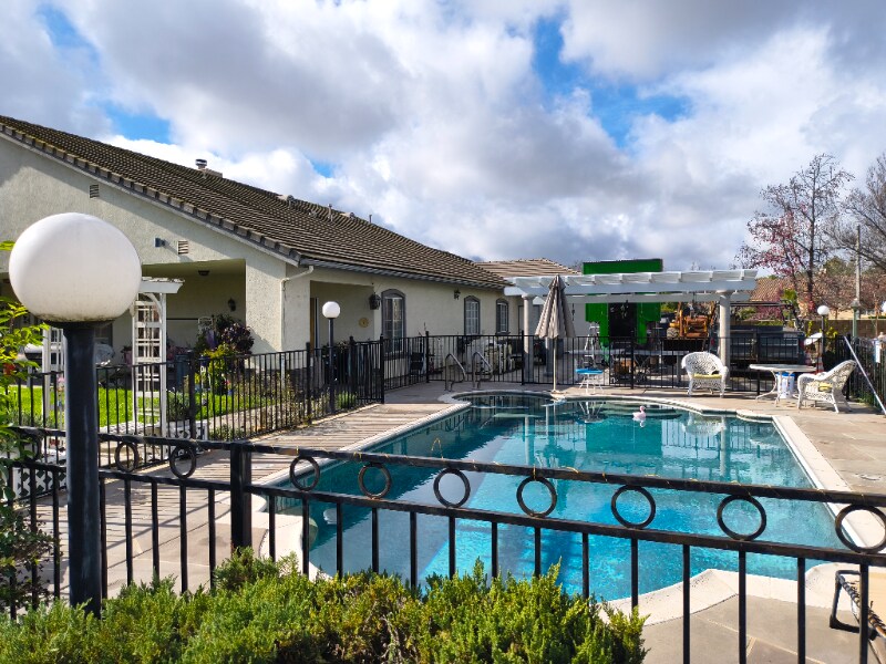 Building Photo - 28409 King Apache Cir