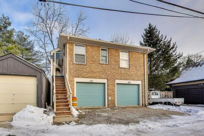 Building Photo - 1632 Wesley Ave