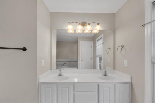 Building Photo - 9540 Parsonage Ln