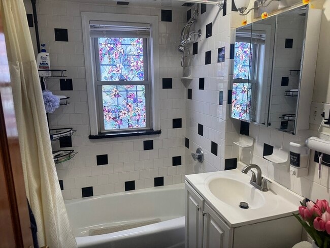 Building Photo - 108 Wilmington Ave