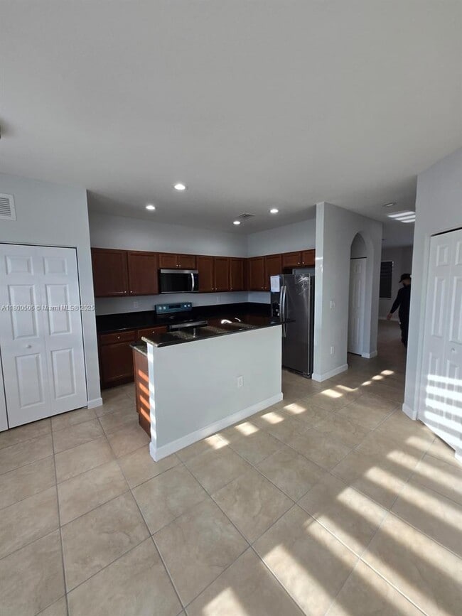 Building Photo - 4245 SW 164th Path