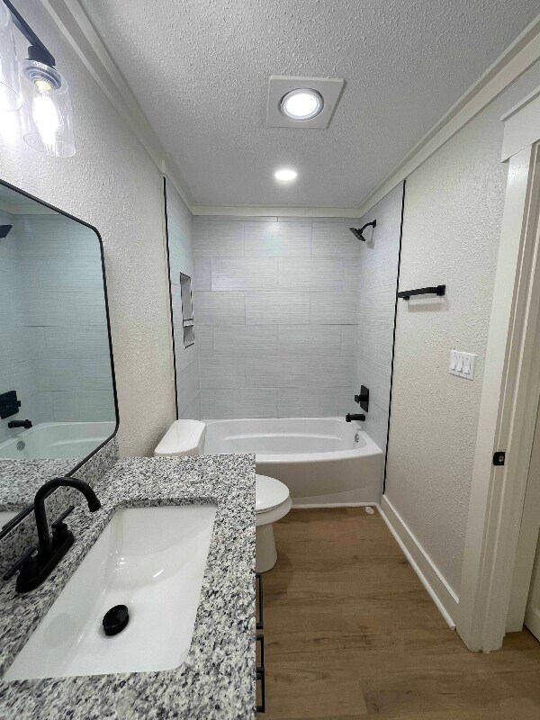 Building Photo - 604 12th St SE