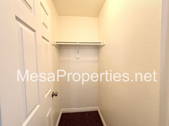 Building Photo - 15091 Brown Ln