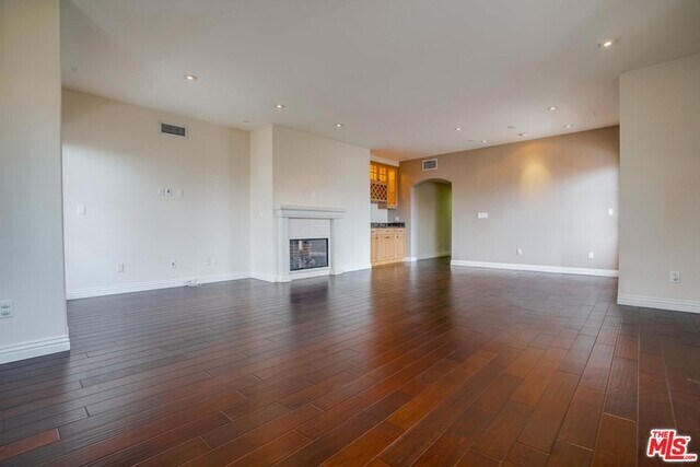 Building Photo - 10707 Missouri Ave