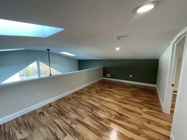 Building Photo - 125 Hillcrest Pl