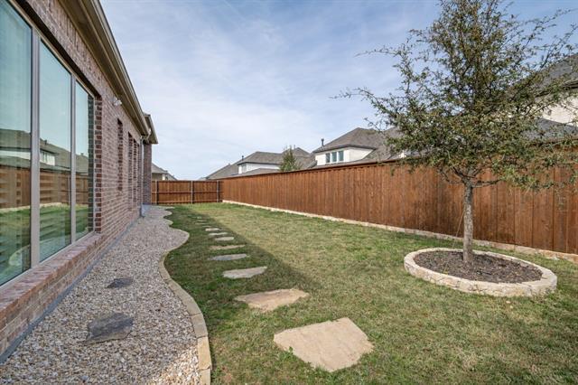 Building Photo - 2450 Kates Pl