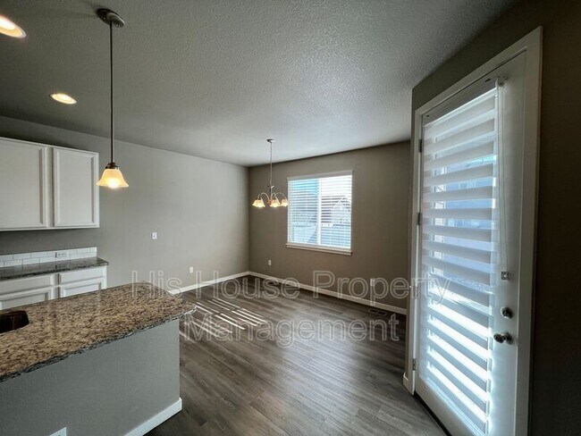 Building Photo - 3218 San Carlo Ave