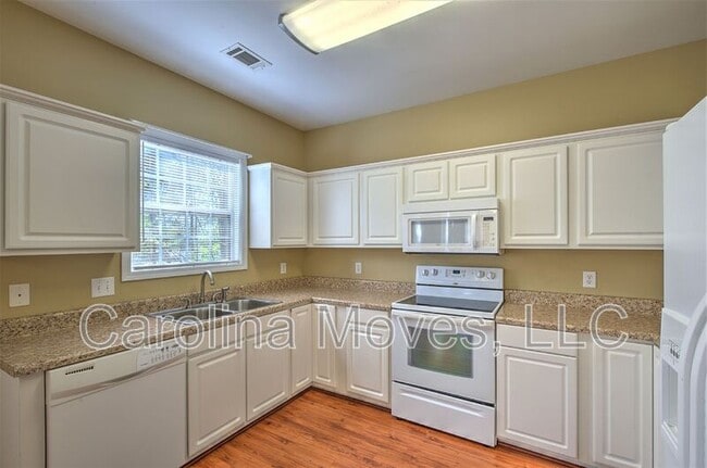 Building Photo - 823 Terrace Creek Dr