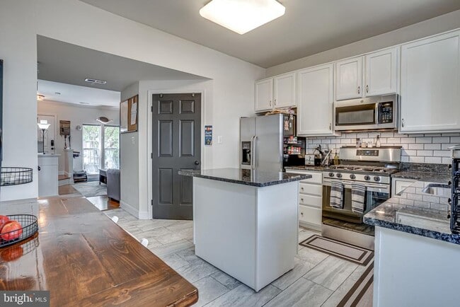 Building Photo - 8336 Hunter Murphy Cir