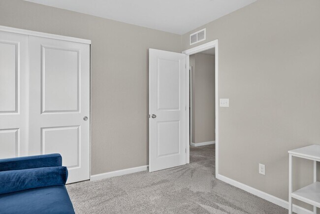 Building Photo - 360 Marlowe Ct