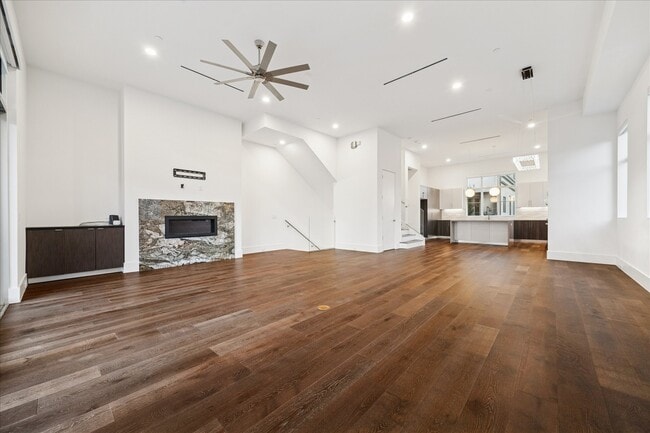 Building Photo - 1430 Lake Pointe Pkwy