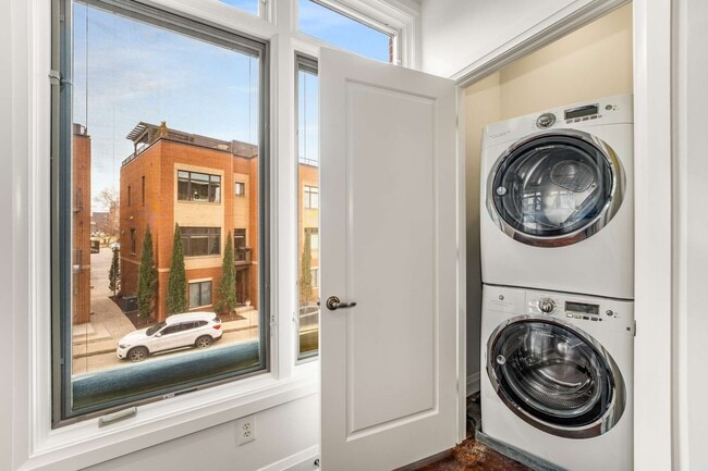 Building Photo - 1500 4th Ave N