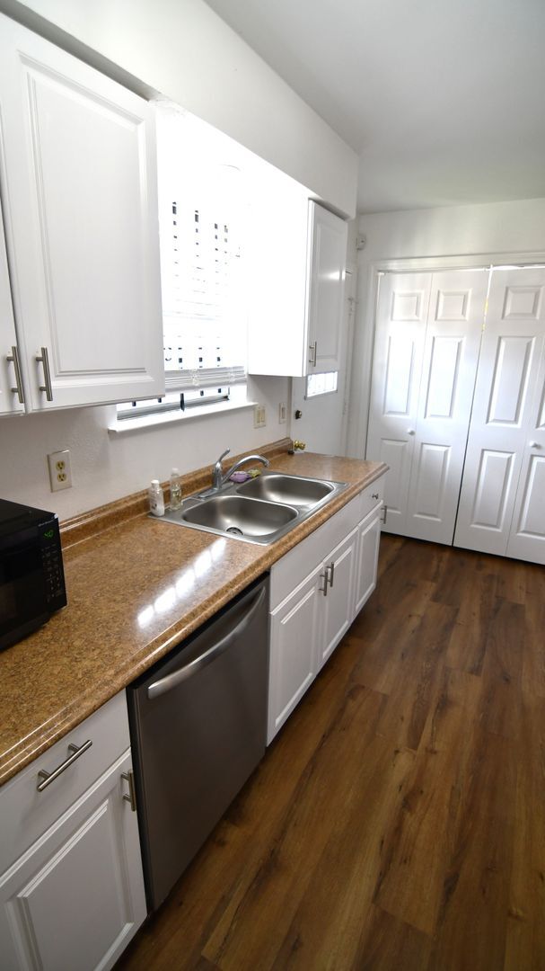 Building Photo - Housing Authority Vouchers Accepted !! Charming 2-bedroom, 2.5-bathroom home located in Baton Rouge