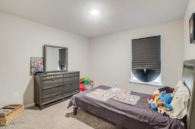 Building Photo - 2520 Esplanade St