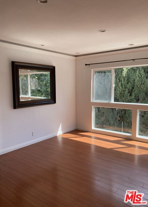 Building Photo - 348 Rexford Dr