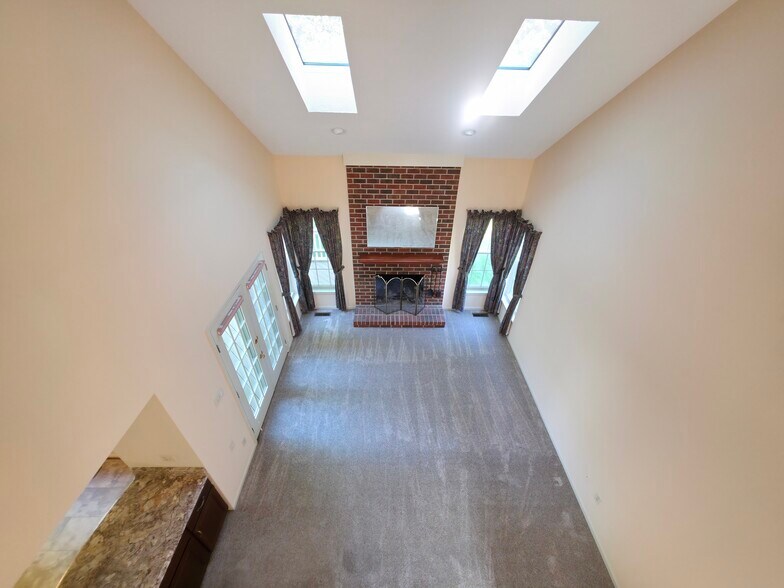 Building Photo - 15803 Lautrec Ct