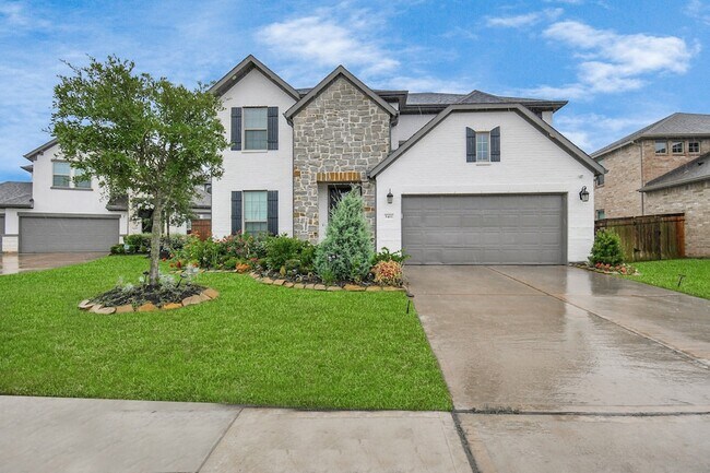 Building Photo - 5411 Cavall Rd