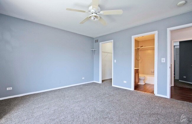 Building Photo - 9 W Dahlia Ln