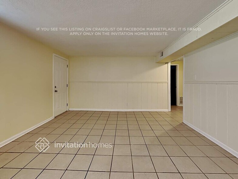Building Photo - 189 N Pinecrest Rd